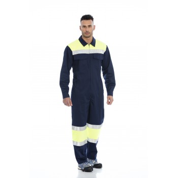 Fato macaco em sarja alta...